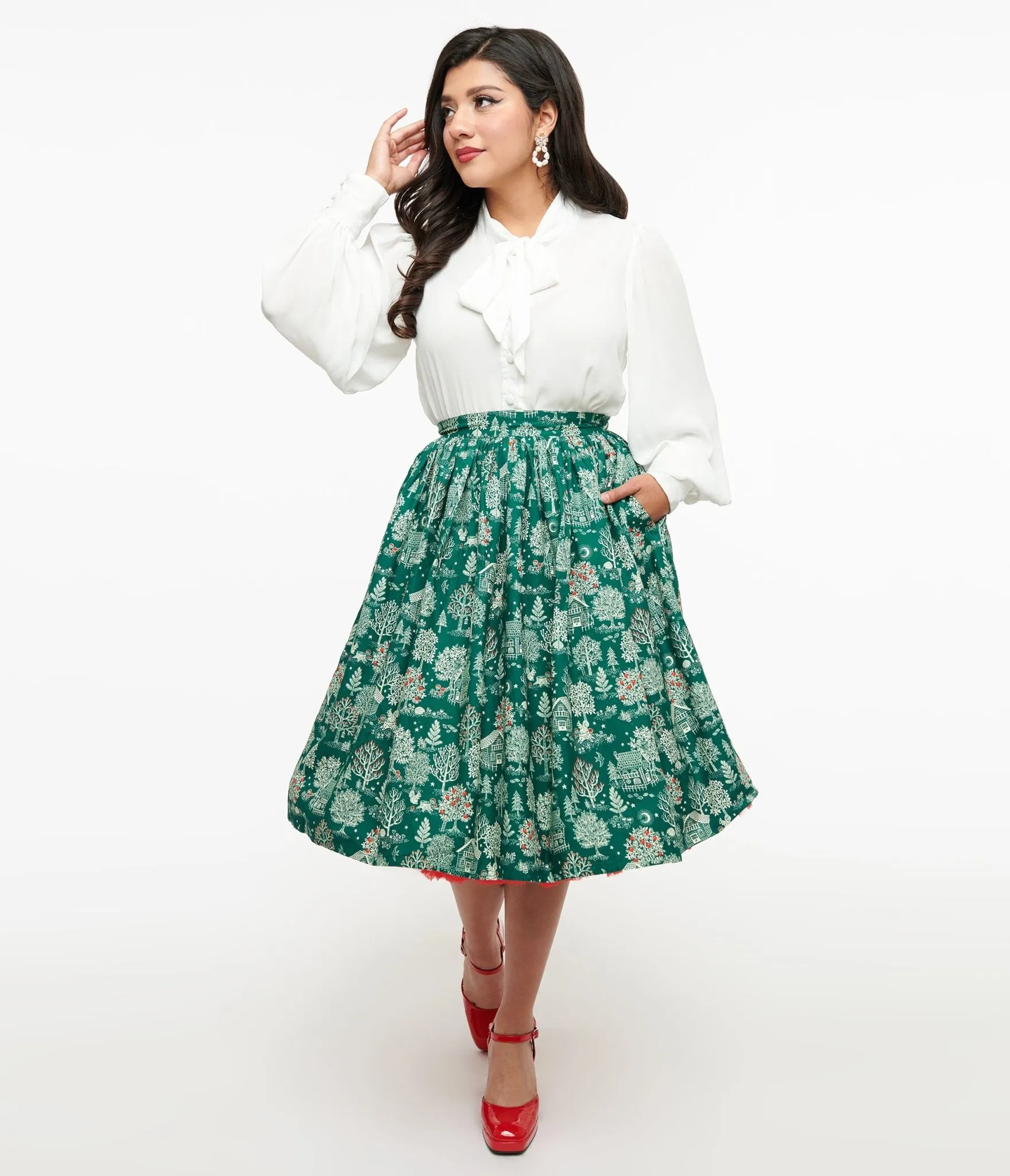 Unique Vintage 1950s Green Winter Print Gellar Swing Skirt